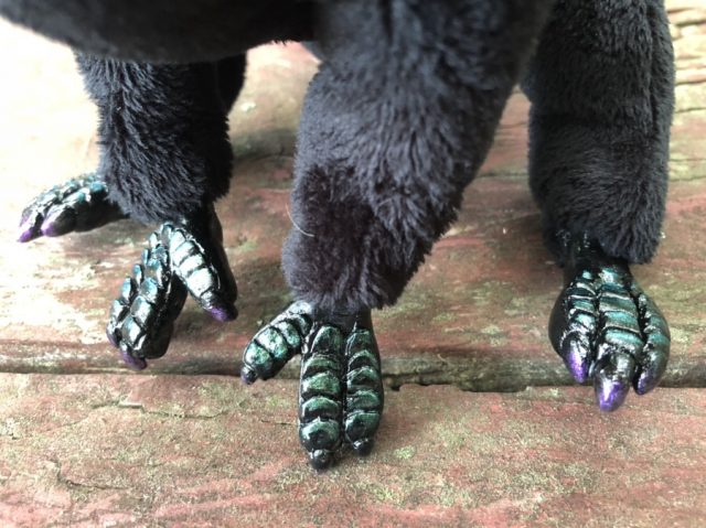 Black Dragon Temeraire Paws Iridescent